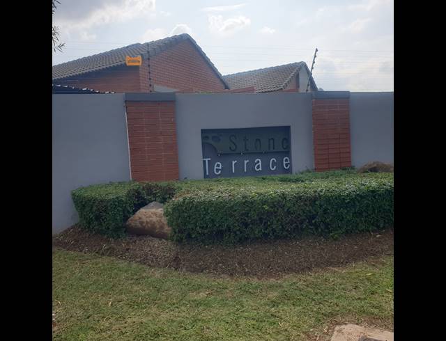 2 BEDROOM SECTIONAL TITLE FOR SALE IN MONAVONI